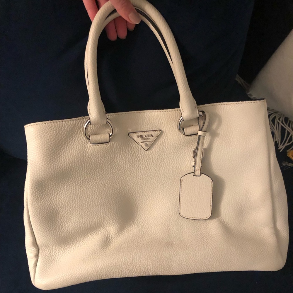 Prada bag: medium white
